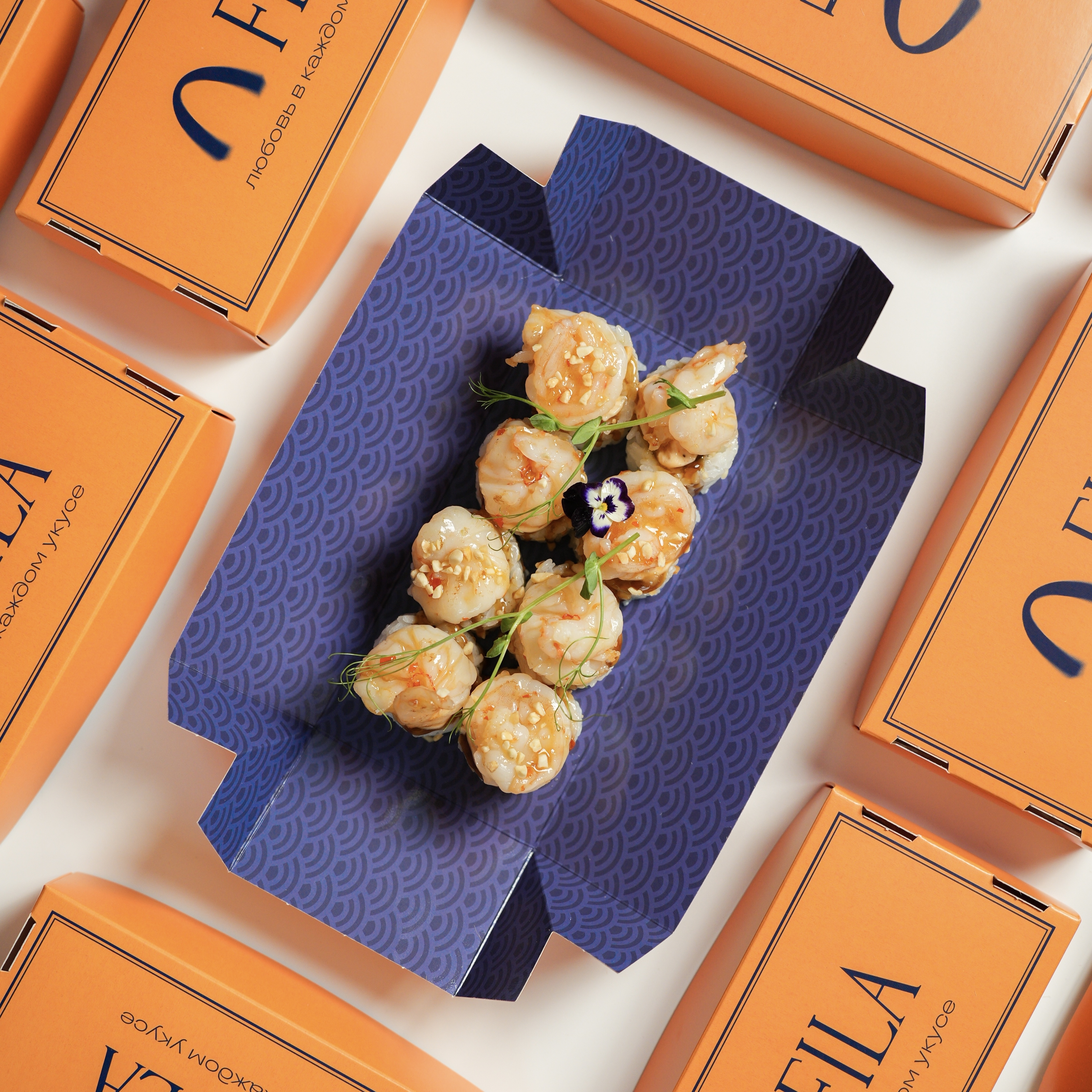 Ролл c глазированной креветкой