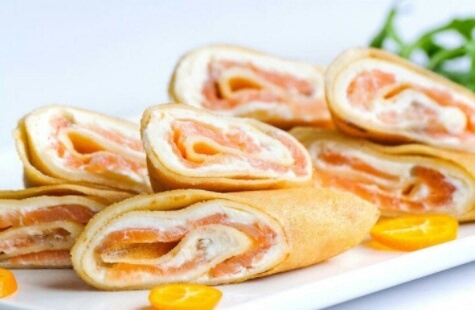 Блинчик с лососем