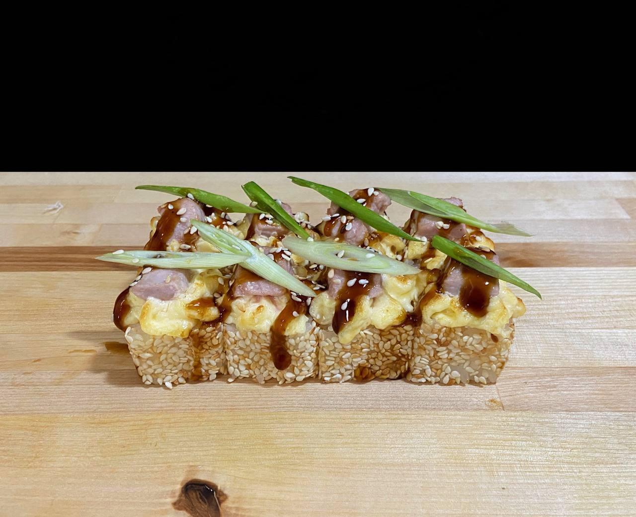 Запеченный ролл тунец BBQ
