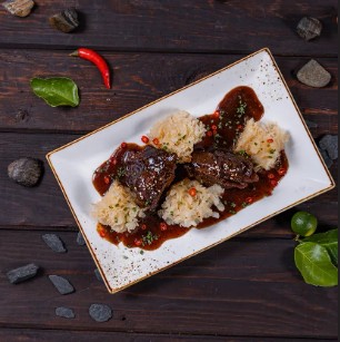 Говядина в черном перце с коралловыми грибами