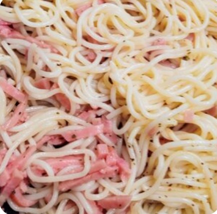 Паста с колбасой и сыром