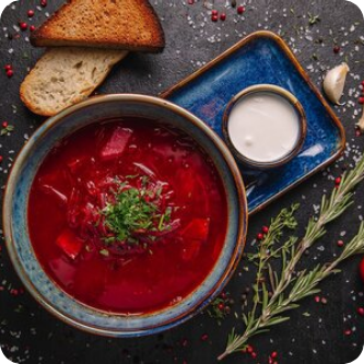 Борщ со сметаной и зеленью