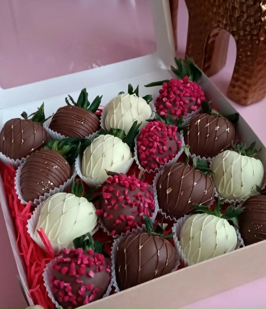 Набор из клубники в шоколаде "Классика"