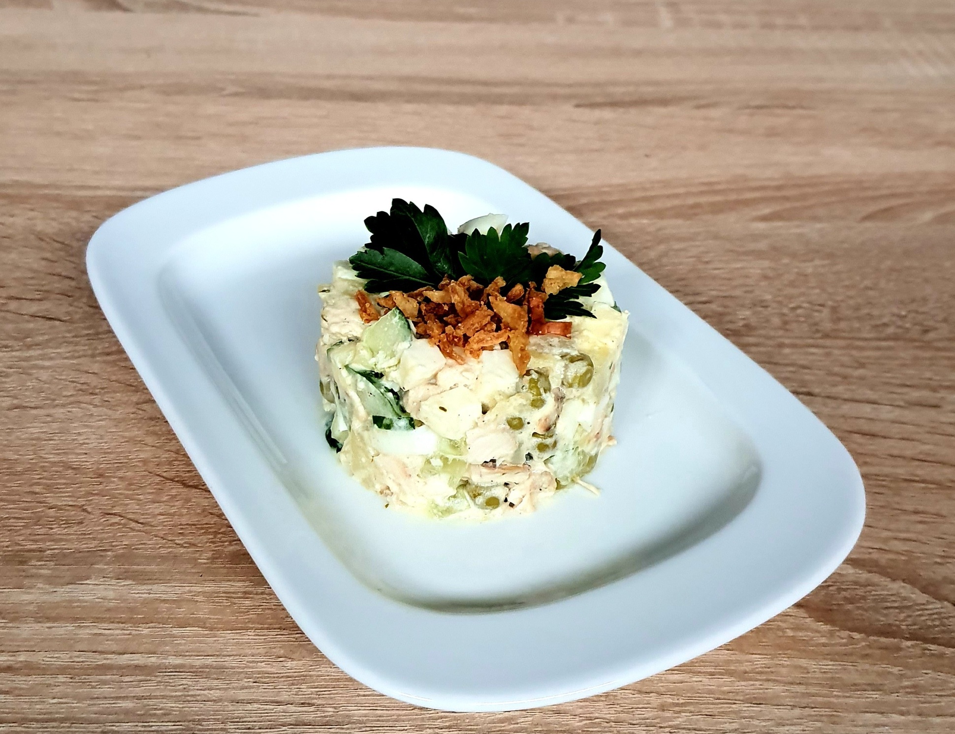 Салат Оливье с курицей
