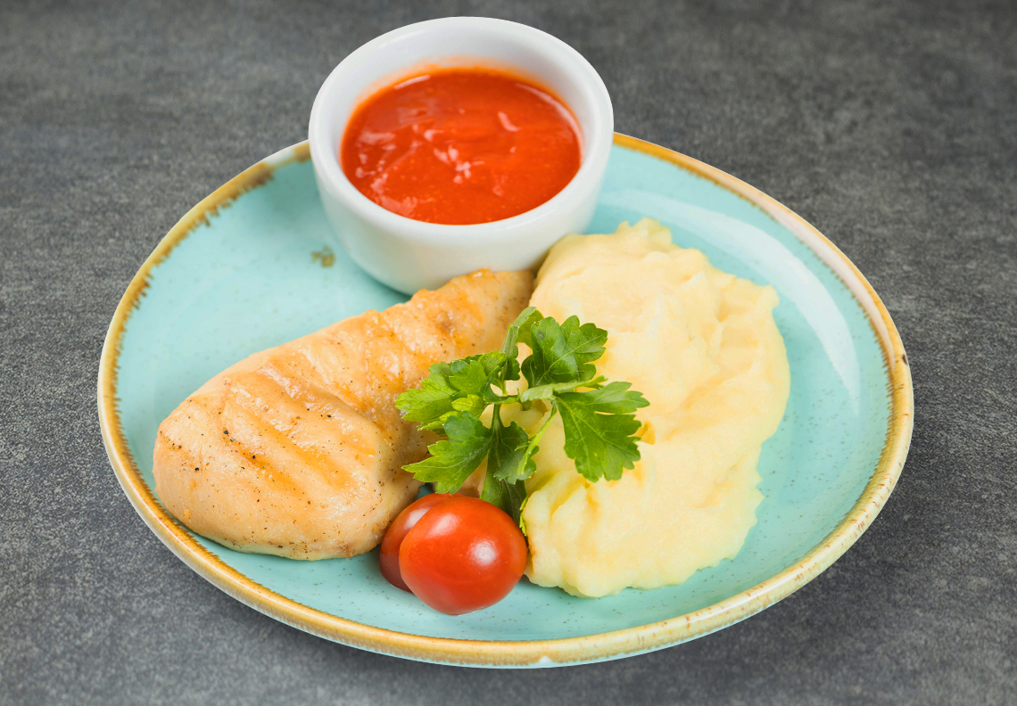Куриное филе с картофельным пюре