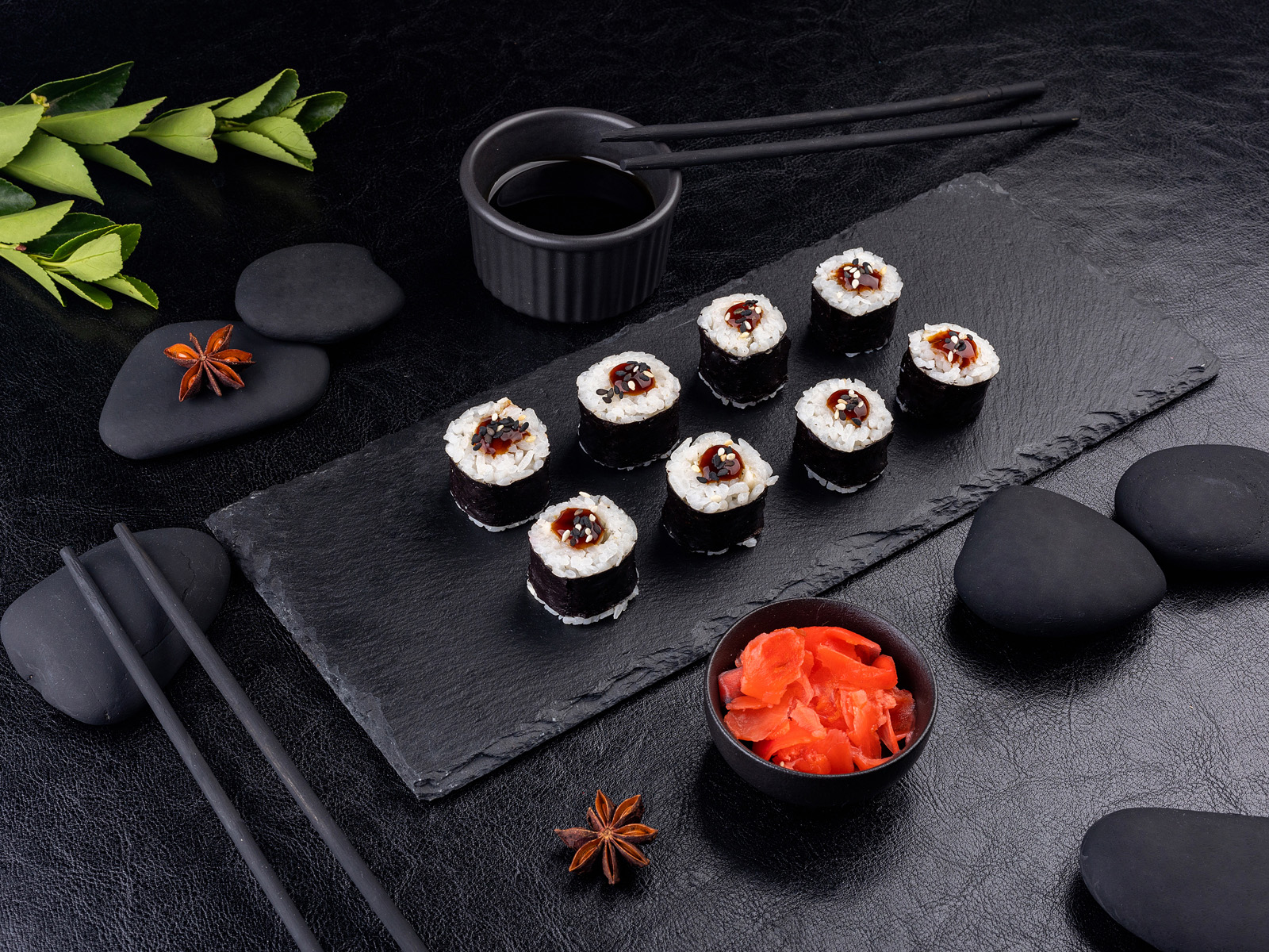 Ролл с угрём