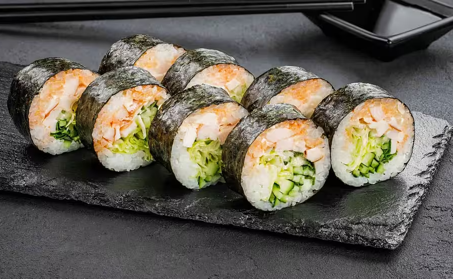 Ролл с копченной грудкой