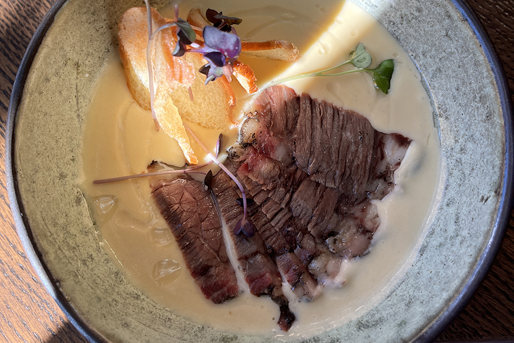 Сырный суп с Техасским брискетом