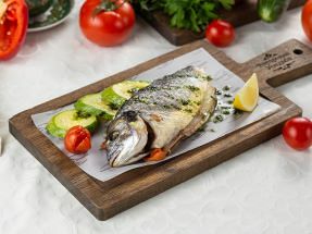 Дорада с печеными овощами