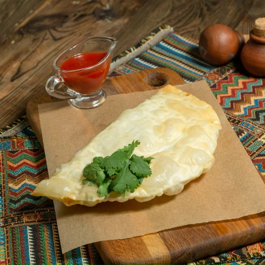 Чебурек с бараниной и говядиной/1 шт