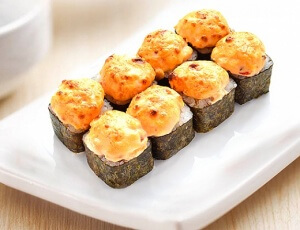Запеченный с лососем и крабом