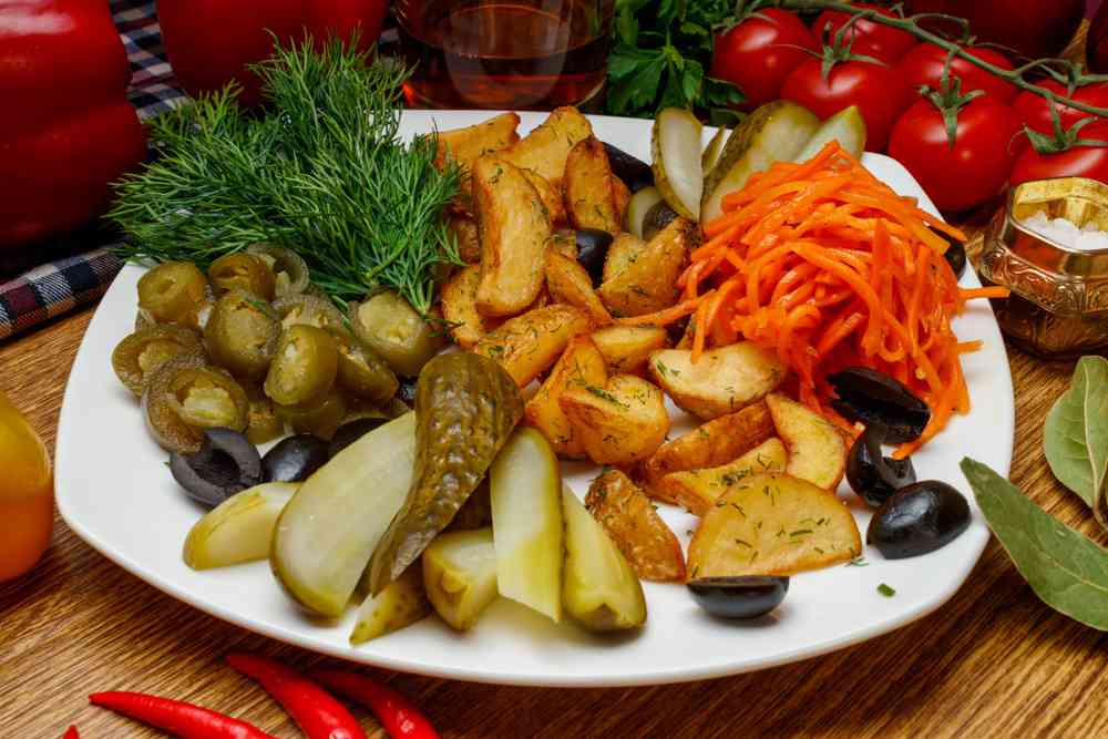 Закуска деревенская с соленьями
