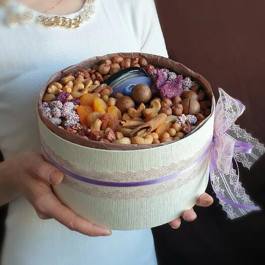 Съедобный подарок орехи