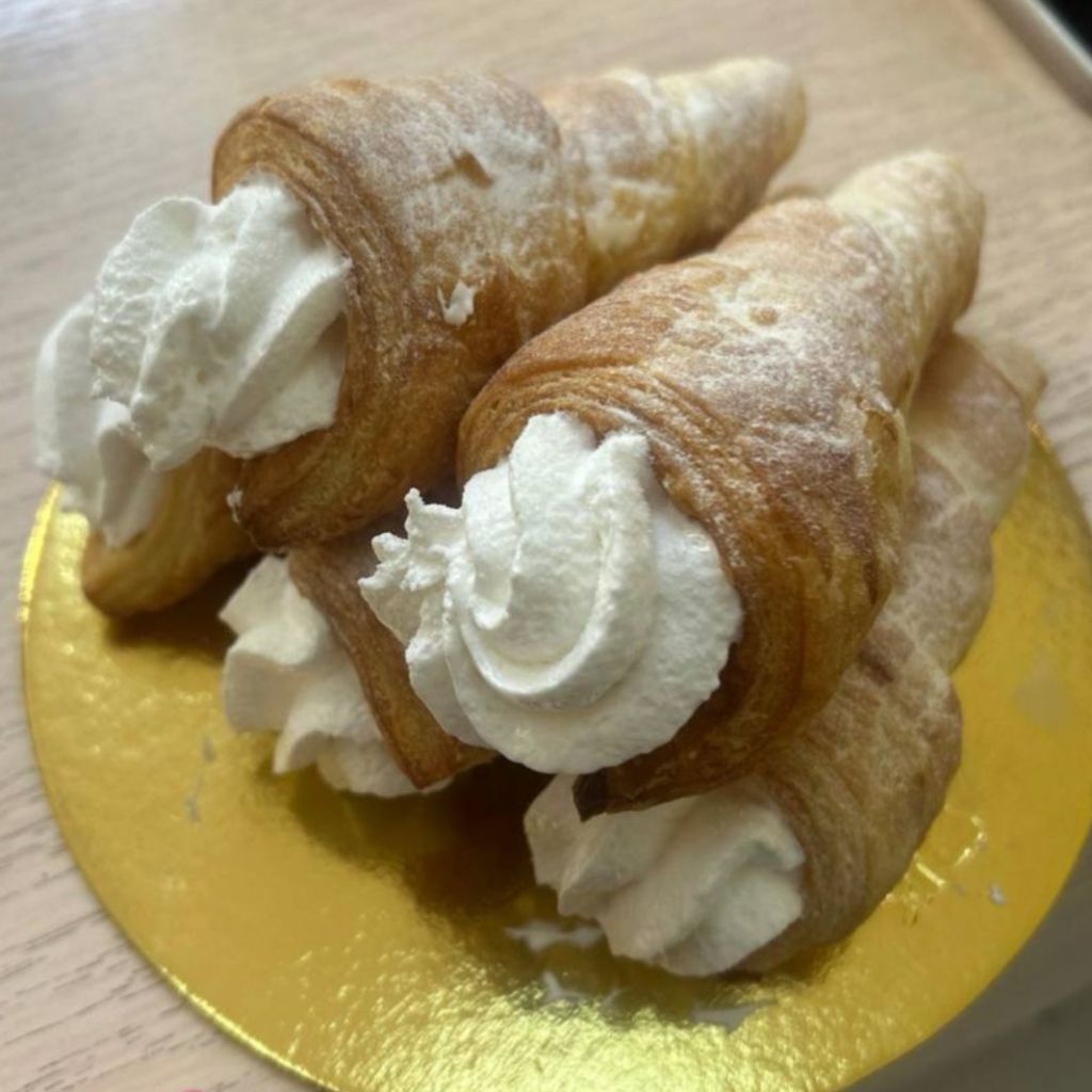 Тубуле с белковым кремом*