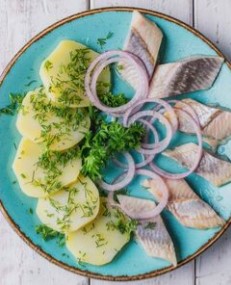 Сельдь с отварным картофелем