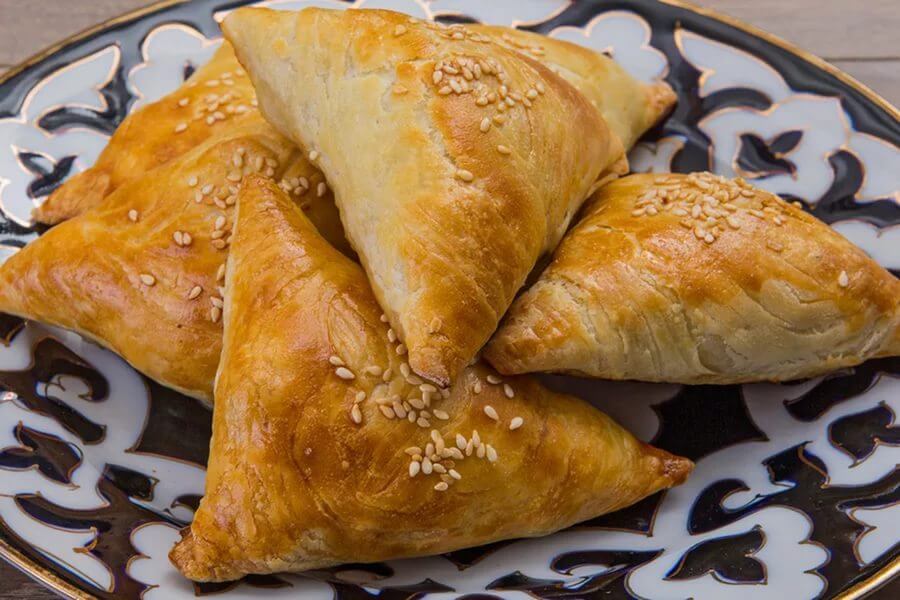 САМСА С ГОВЯДИНОЙ (100г.)