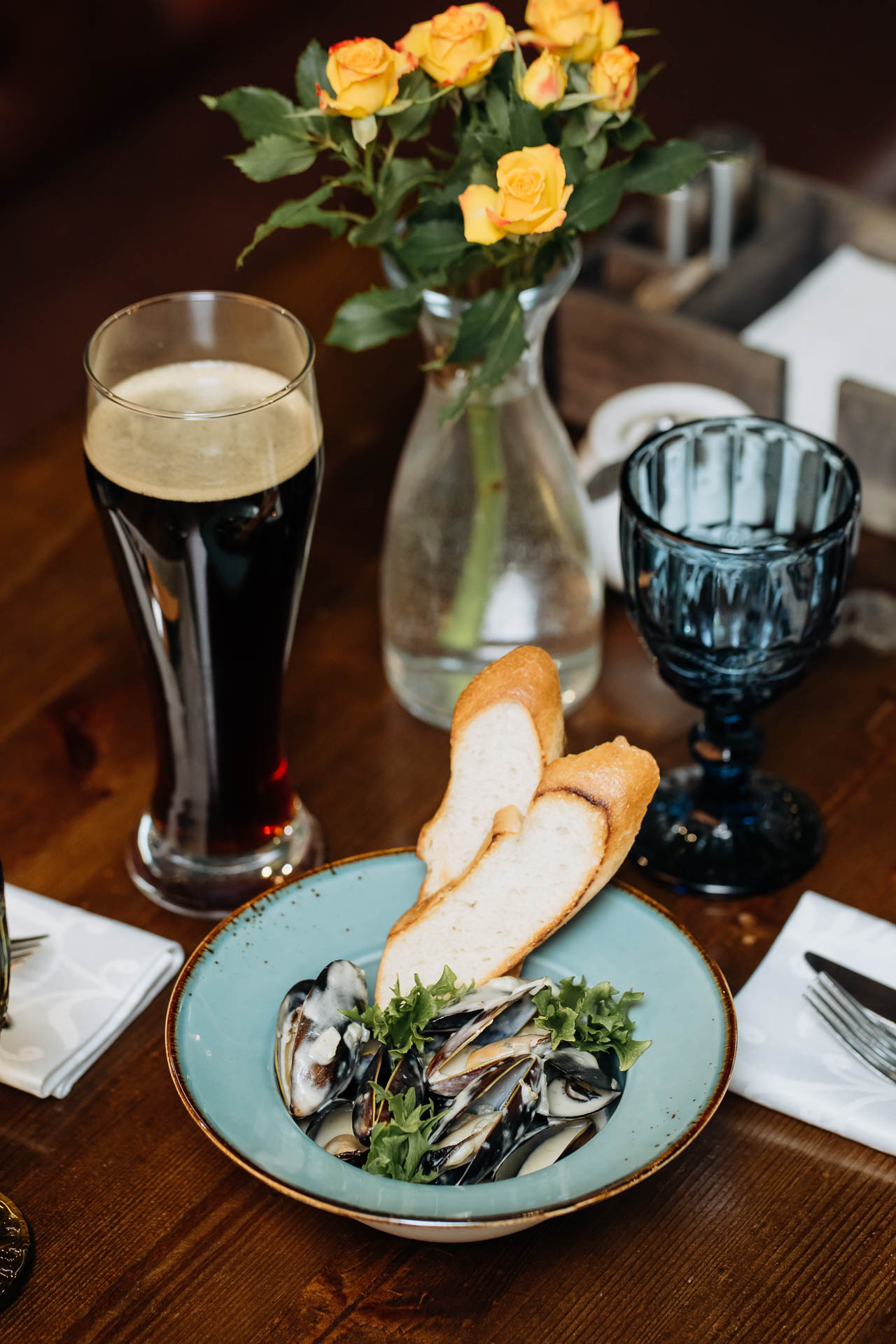 Мидии в створках в сливочно-чесночном соусе