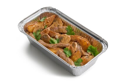 Жаровня со свининой и грибами в сливках