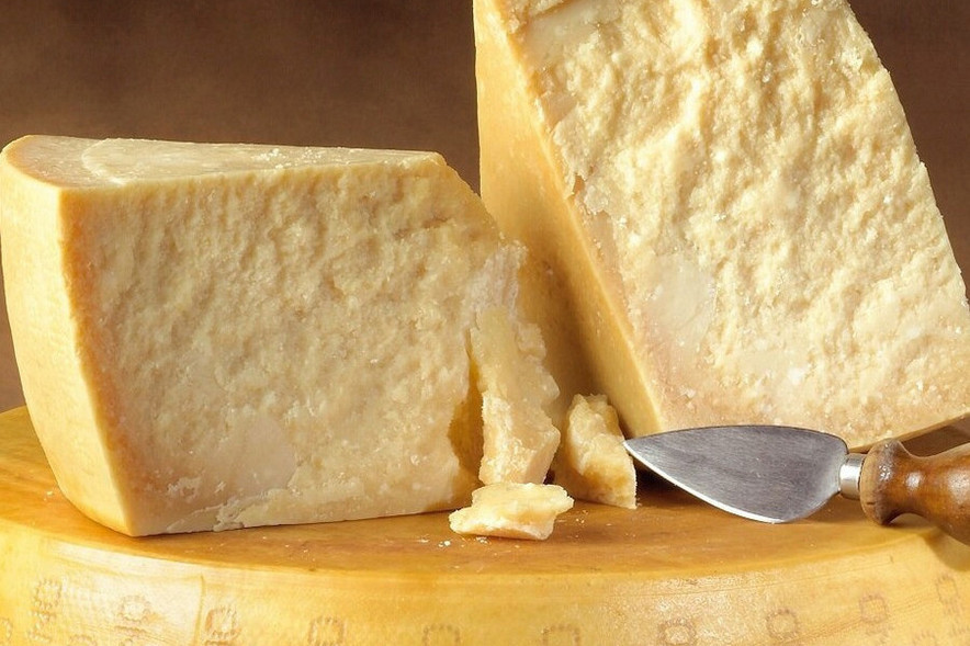 Пармезан  1 г