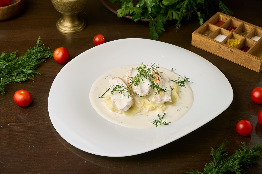 Куриное филе с картофельно-сырным пюре