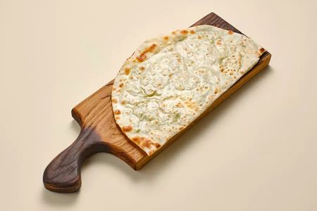 Лепешка тонкая с зеленью и сыром