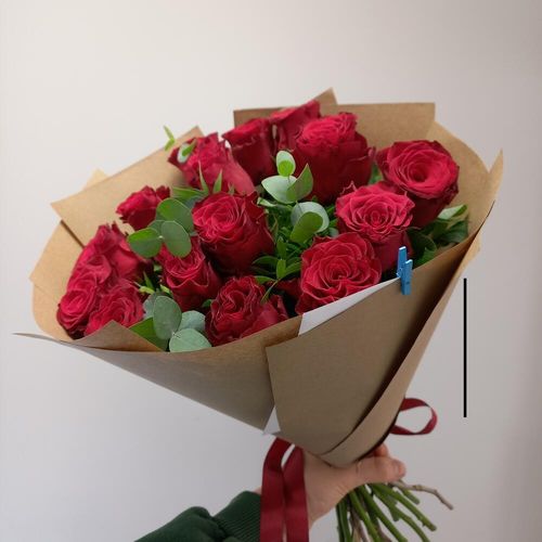 Шикарный букет красных роз