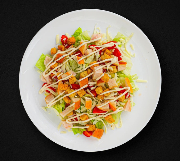 Салат цезарь с курицей