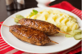 Люля из курицы с картоф. пюре и салатом