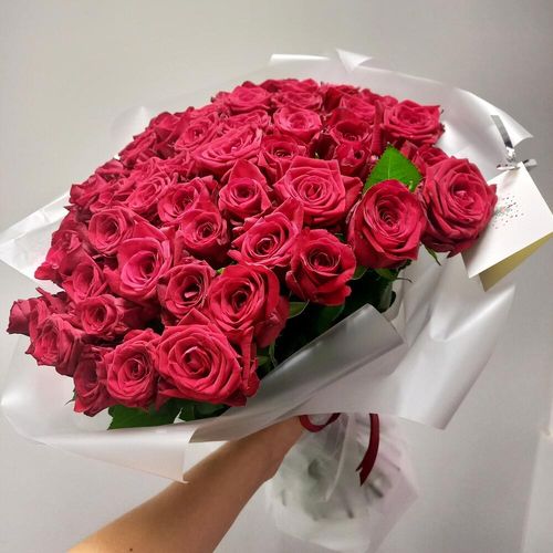 Большой букет красных роз