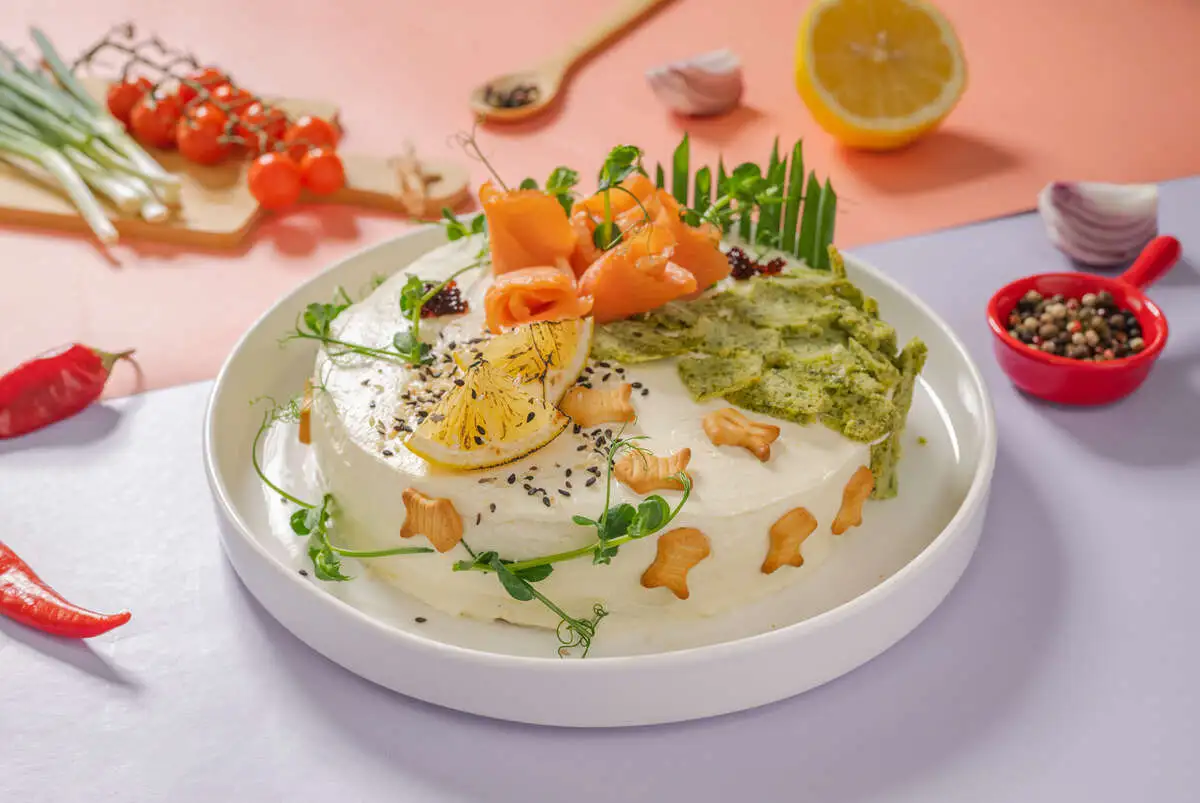 Сэндвич-торт с рыбой