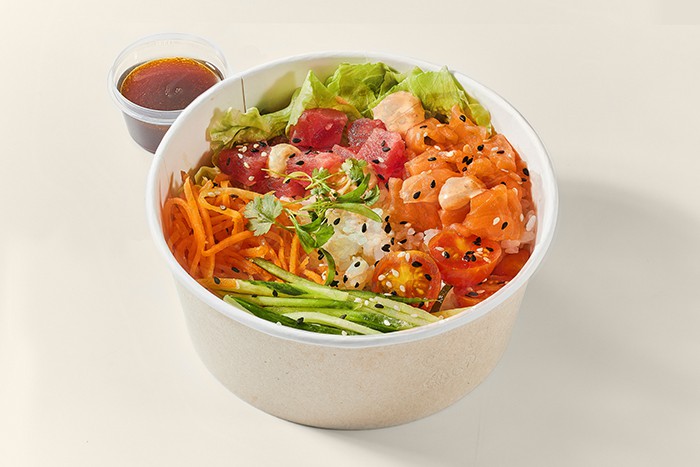 Поке с лососем и тунцом спайси