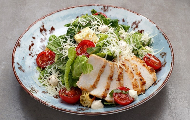 Цезарь с куриной грудкой