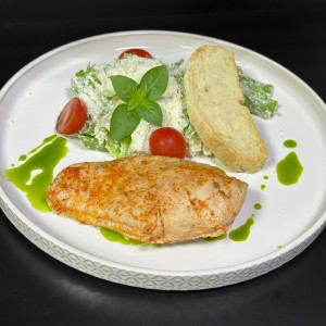 Стейк из куриного филе "Цезарь"