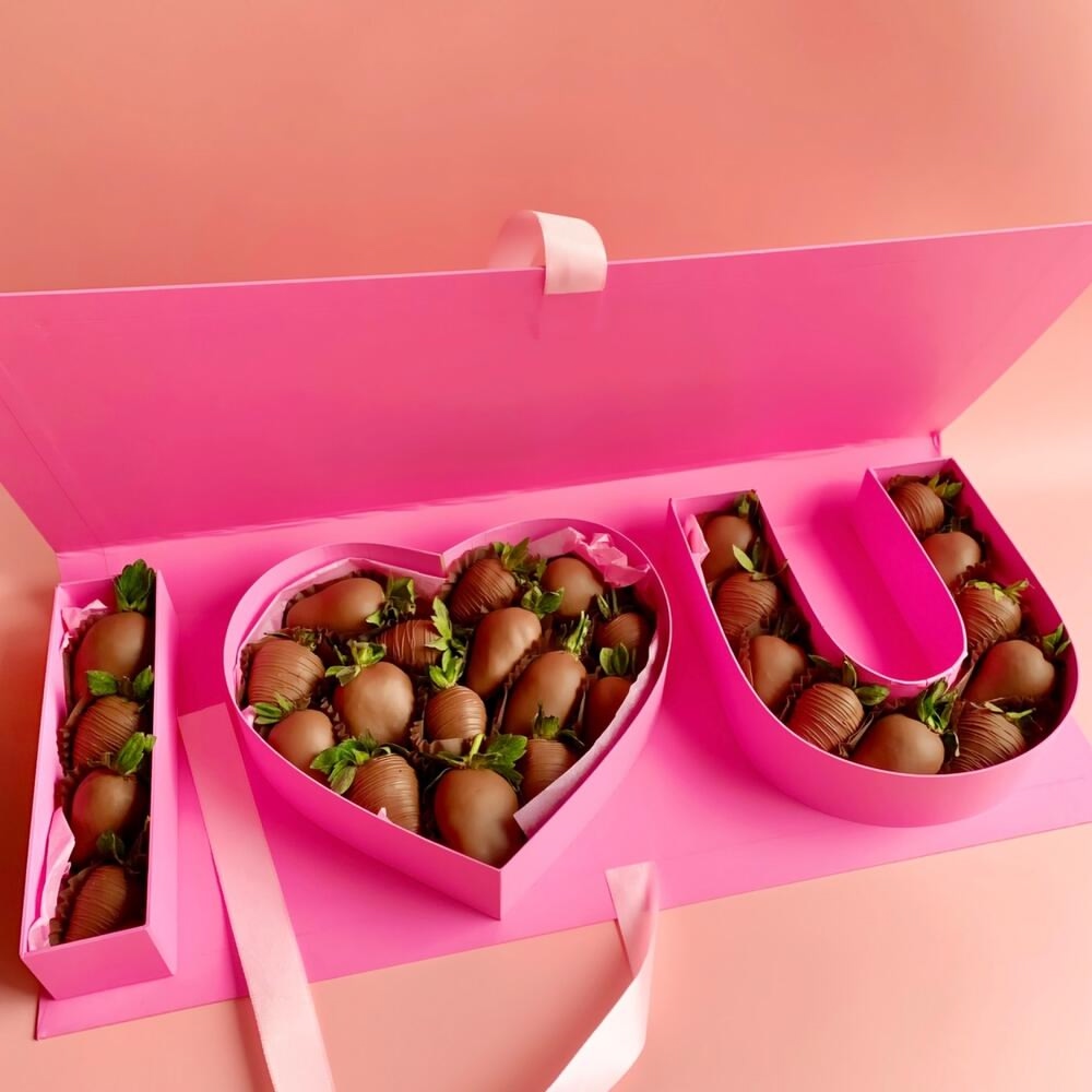 Клубника в шоколаде в коробке I Love You
