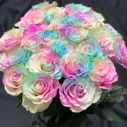 Букет из разноцветных роз