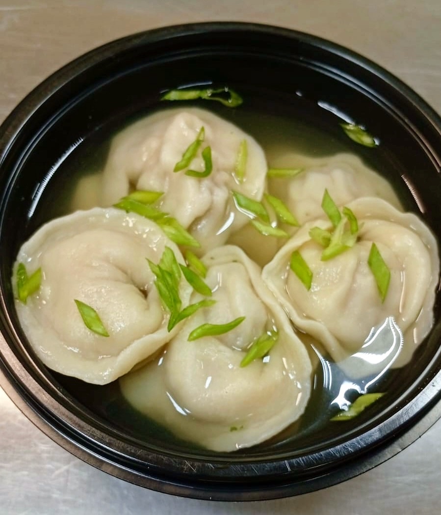 Пельмени с бульоном