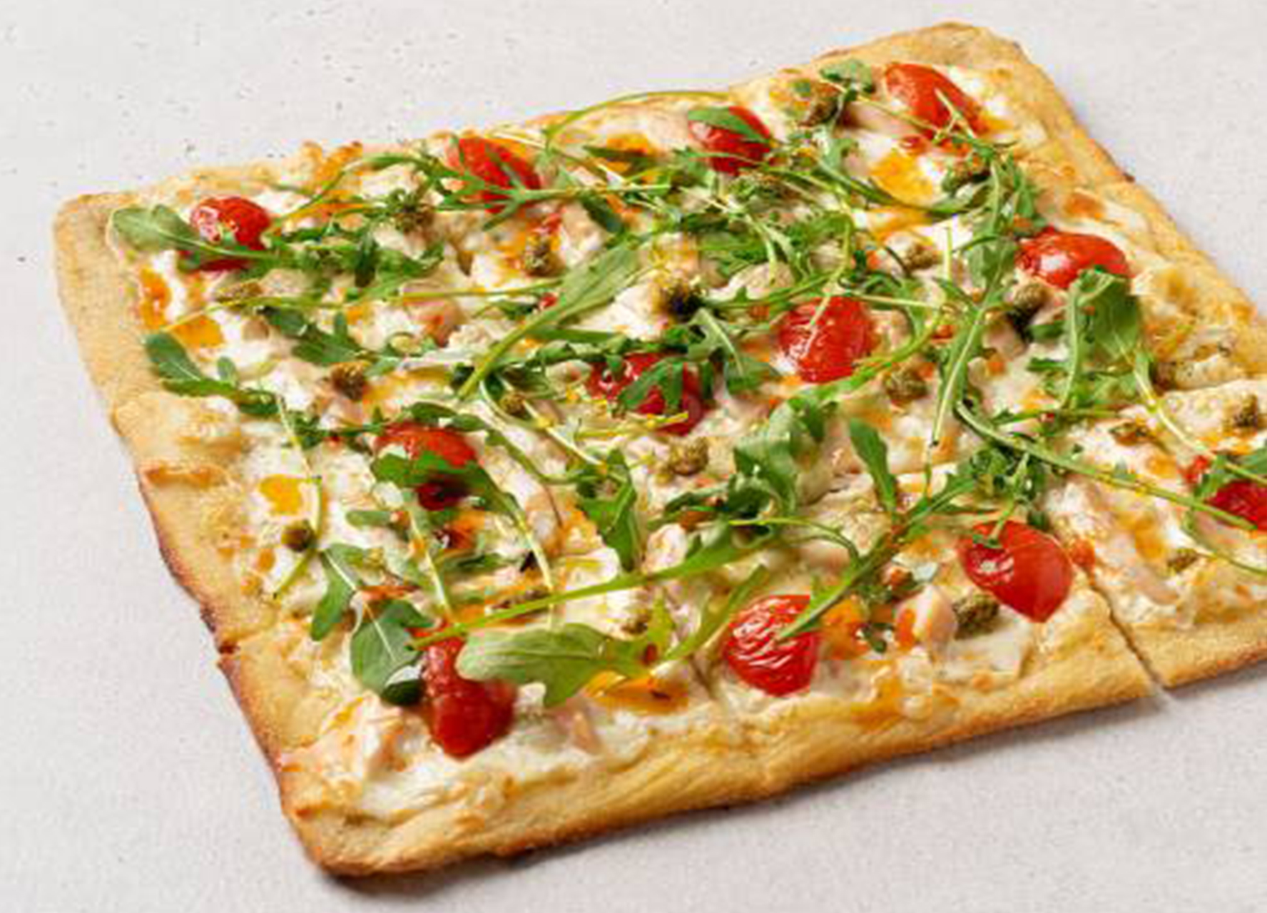 Римская пицца с томатами черри