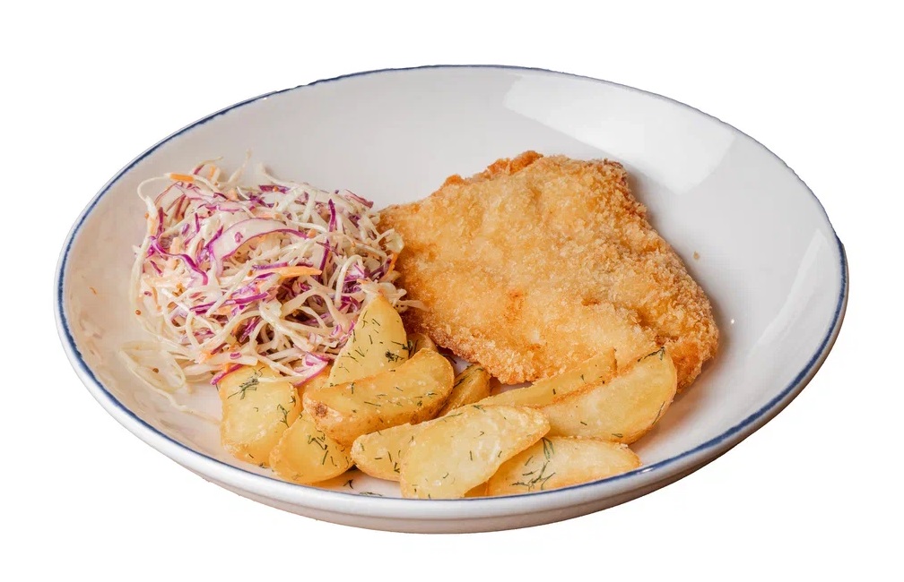 Шницель с картошкой и с коул-слоу