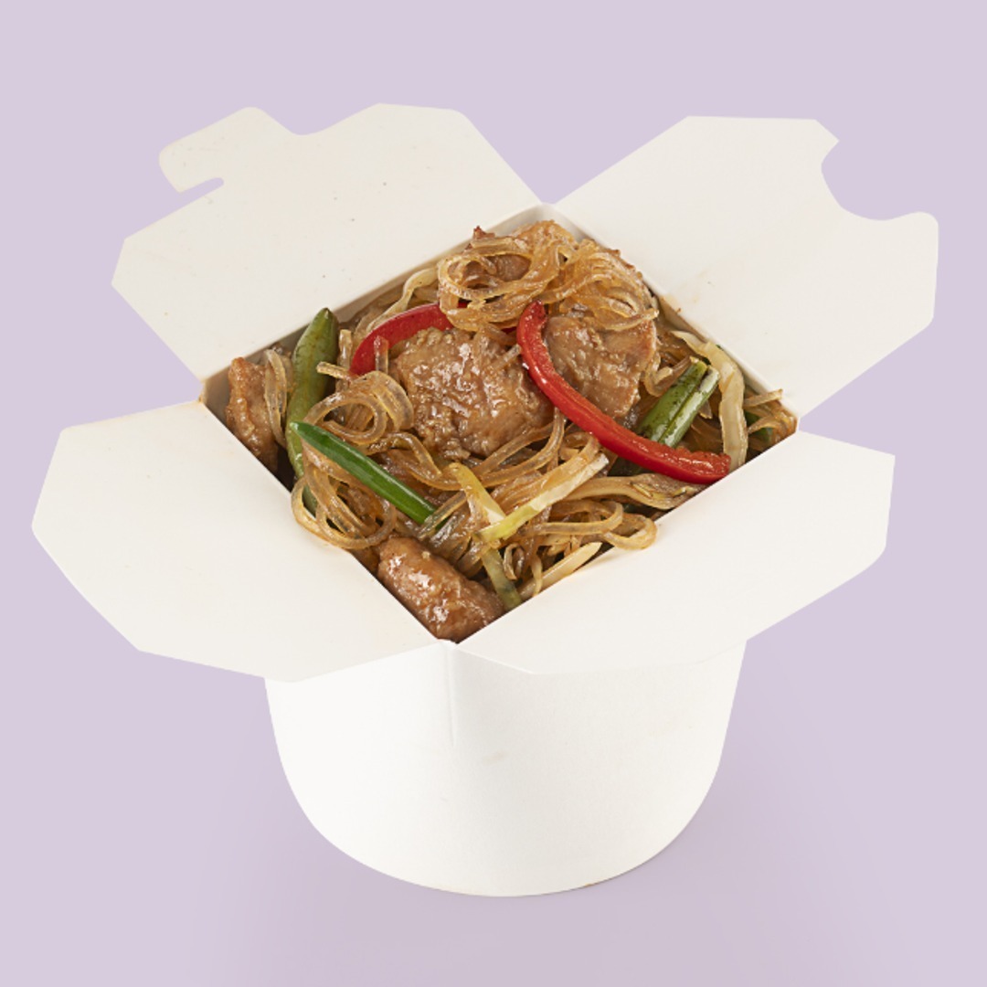 Стеклянная лапша с курицей в сливочно-копчёном соусе