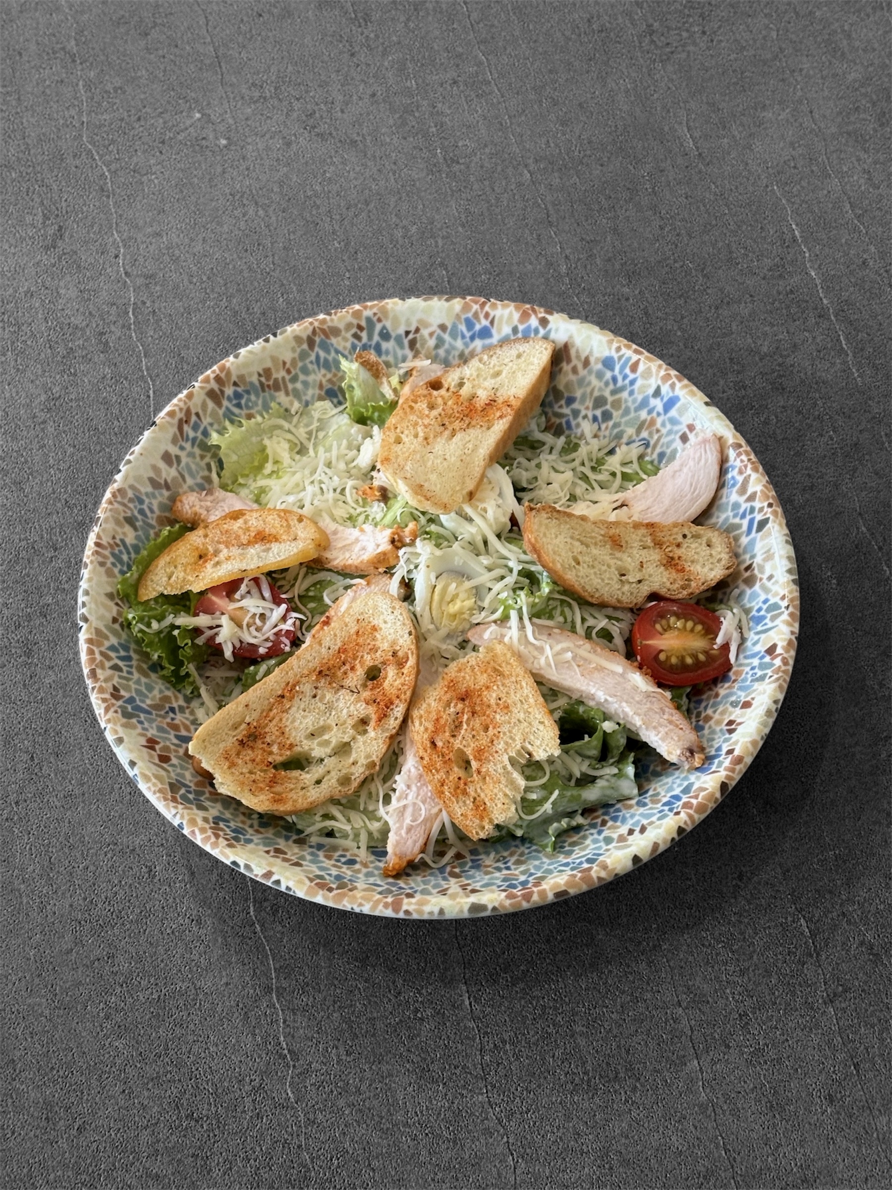 Салат Цезарь с курицей