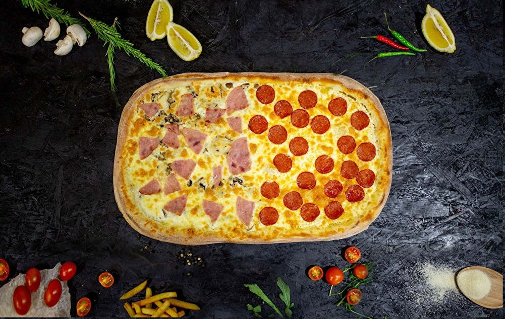 Пеперони Капричеза полметра