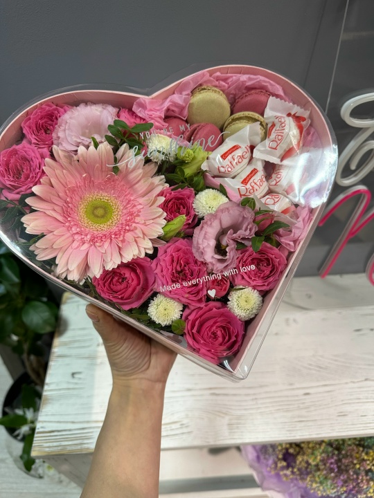 Нежнейшая коробочка с орхидеей