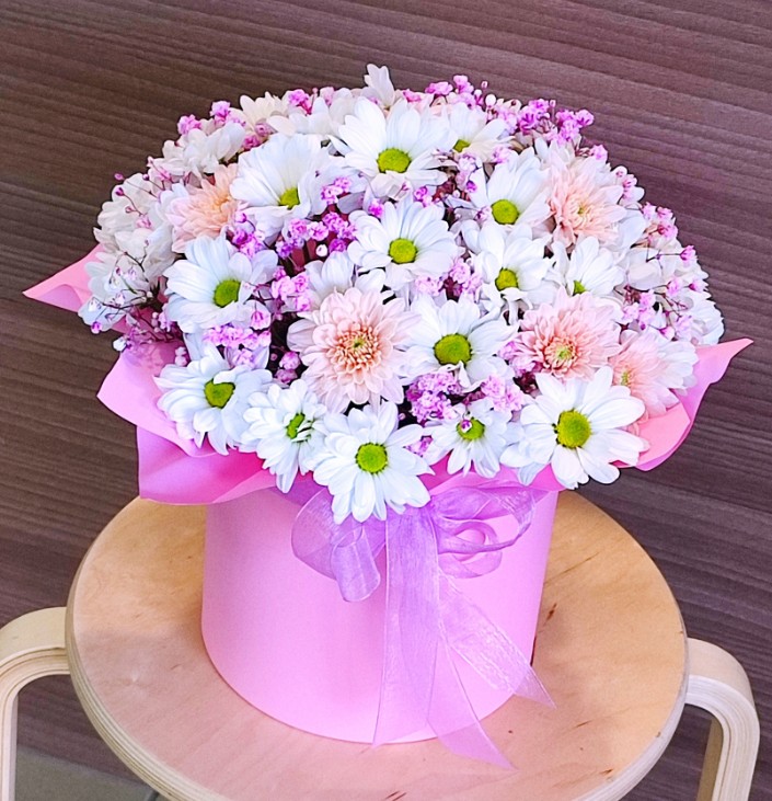 Авторская композиция в шляпной коробке