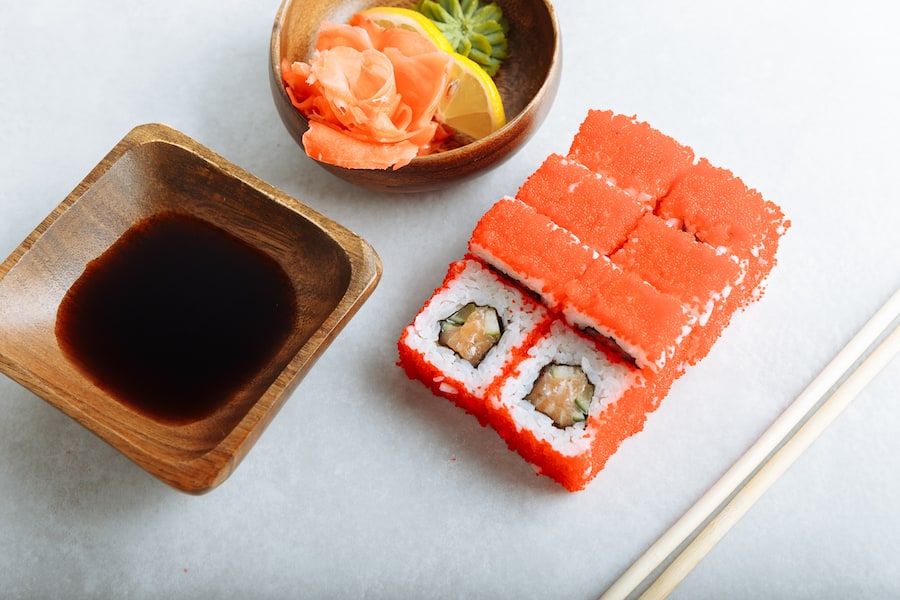 Ролл Калифорния с Лососем