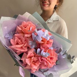 Французские розы с эвкалиптом 5 шт