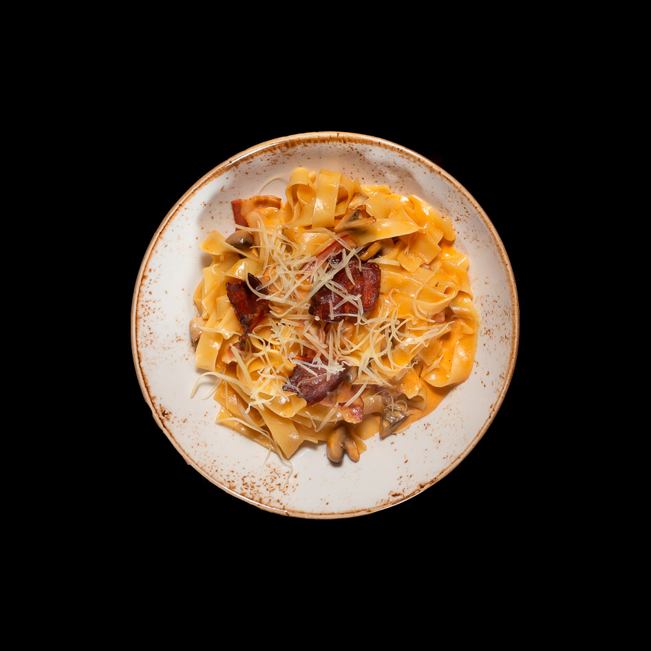 Паста с беконом и грибами