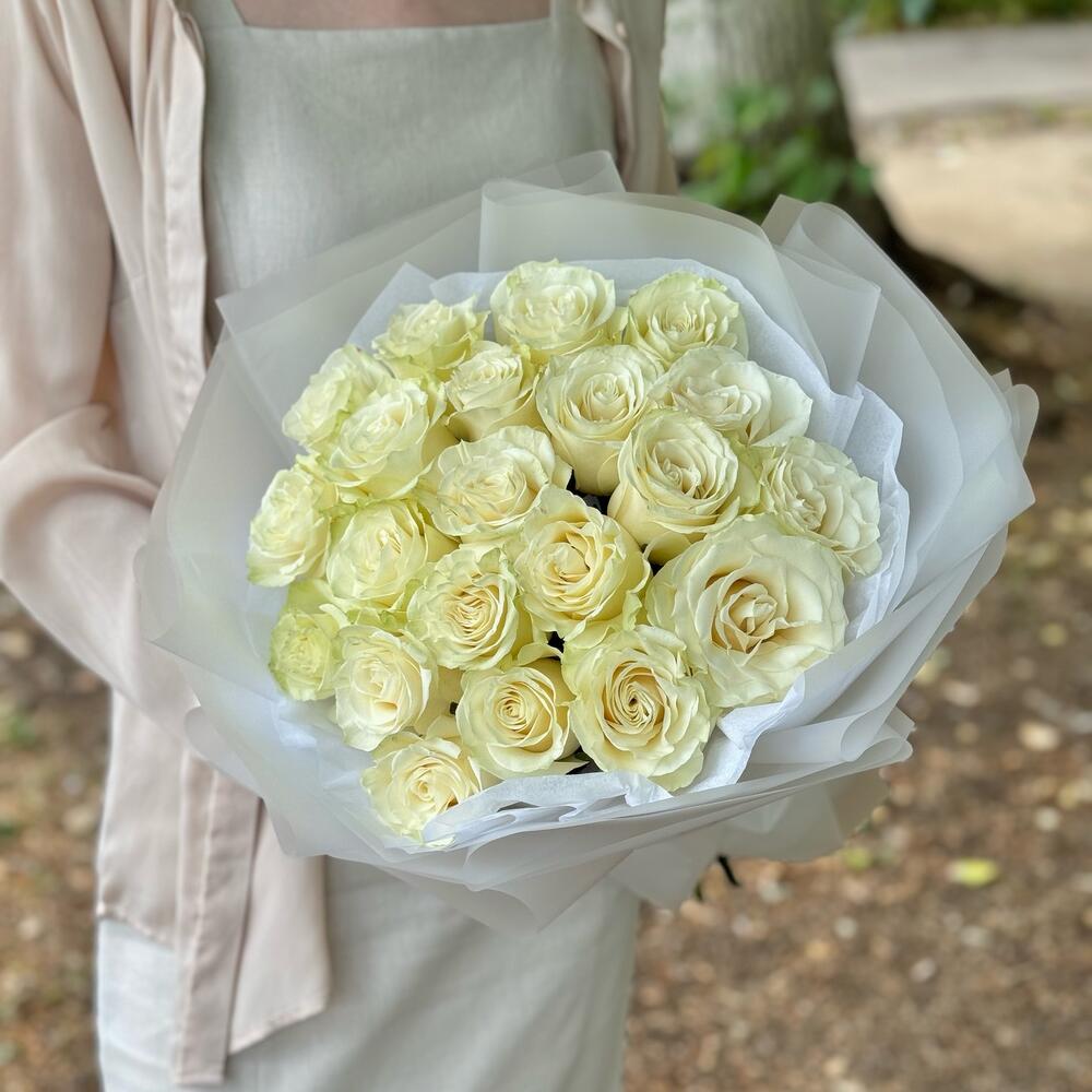 Моно-букет из 21 розы