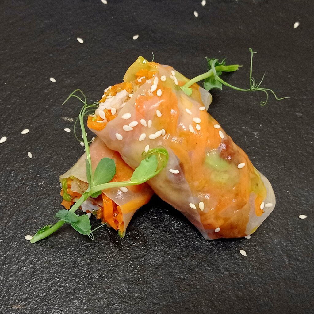 Спринг-роллы с куриным мясом