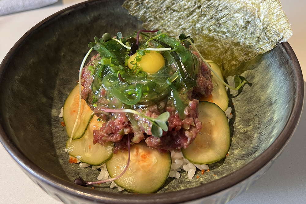 Поке с тартаром из говядины