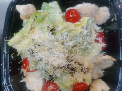 Салат цезарь с курицей